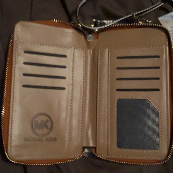 MK phone case and wallet - Picture 2 of 4